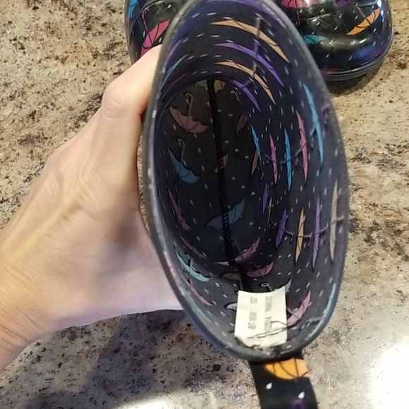 Girls rain boots size 12/13 - Picture 3 of 3